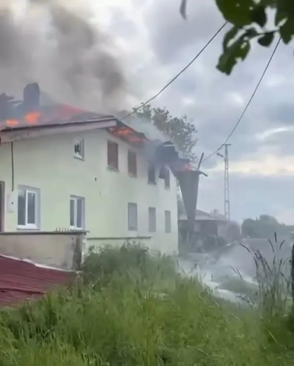 Kastamonu'da köy camisi küle döndü