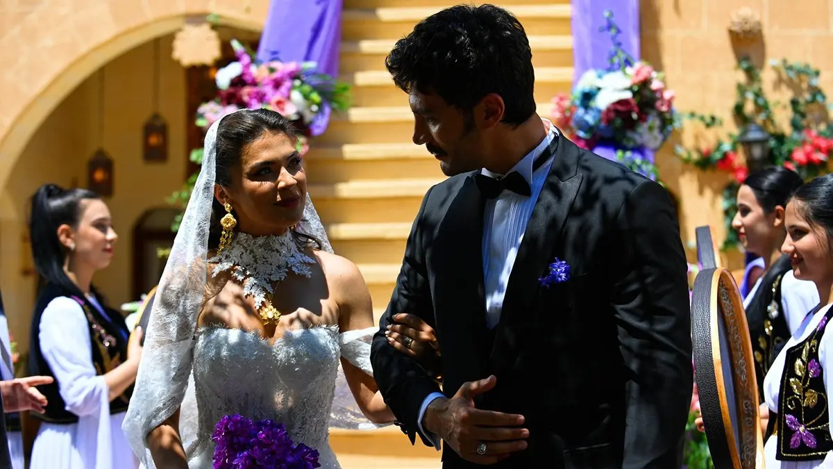 Halef Melek diziden ayrılıyor mu? Aybüke Pusat için karar verildi 1