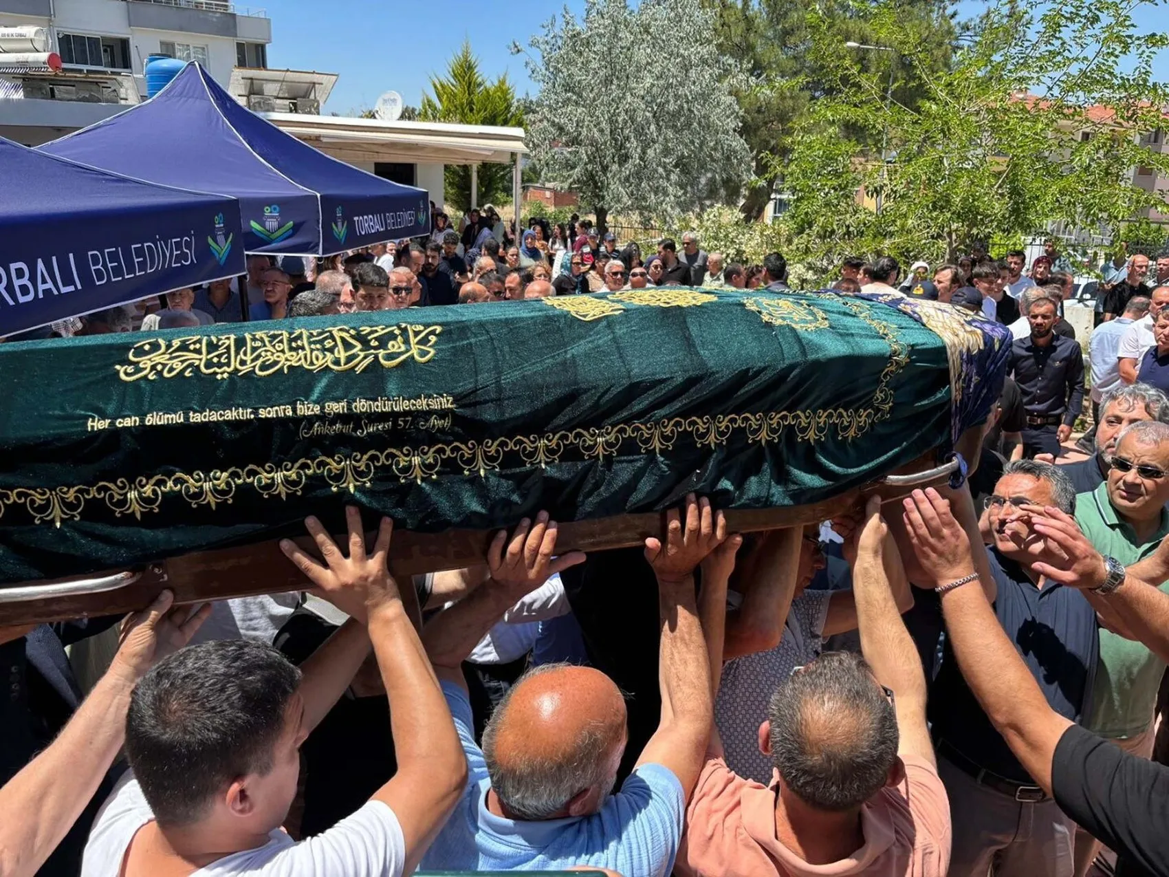 Genç öğretmen Irmak Ayşe Koparan memleketinde toprağa verildi