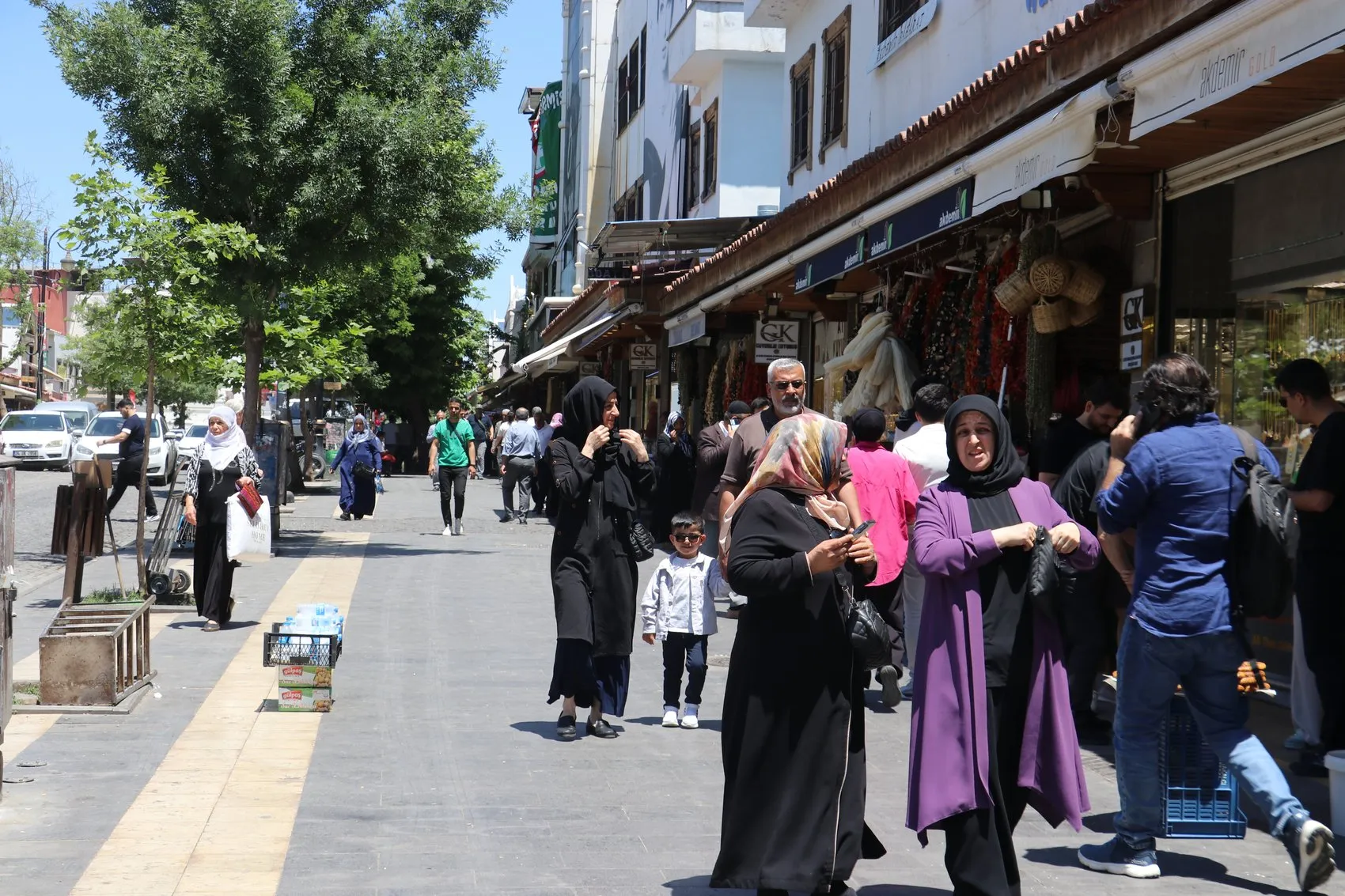 Diyarbakır sokaklarında bayram bereketi