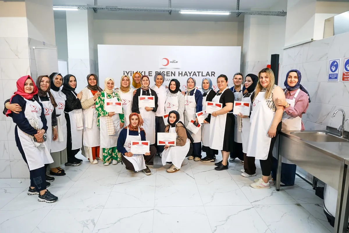 Depremzede kadınlar profesyonel mutfağın inceliklerini öğrendi