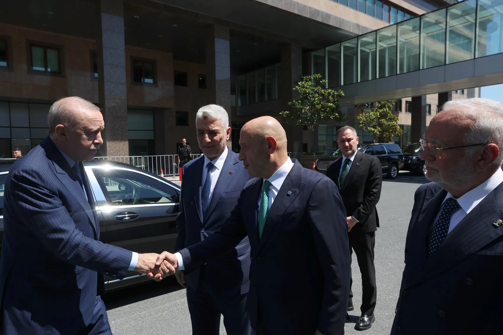 Erdoğan ihracatçılara kredi desteğini artırdı
