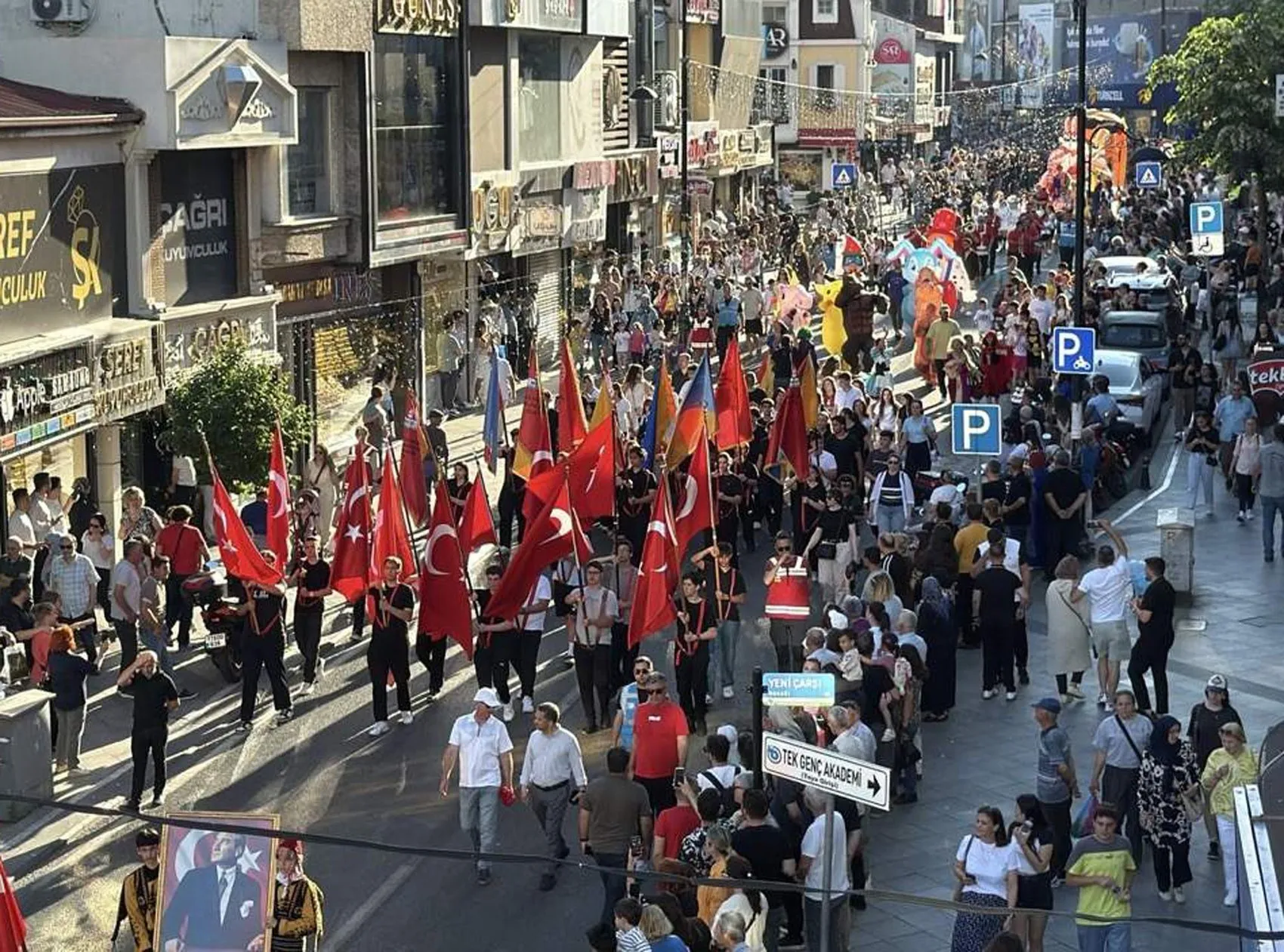 Tekirdağ'da kiraz mevsimi şölenle açıldı