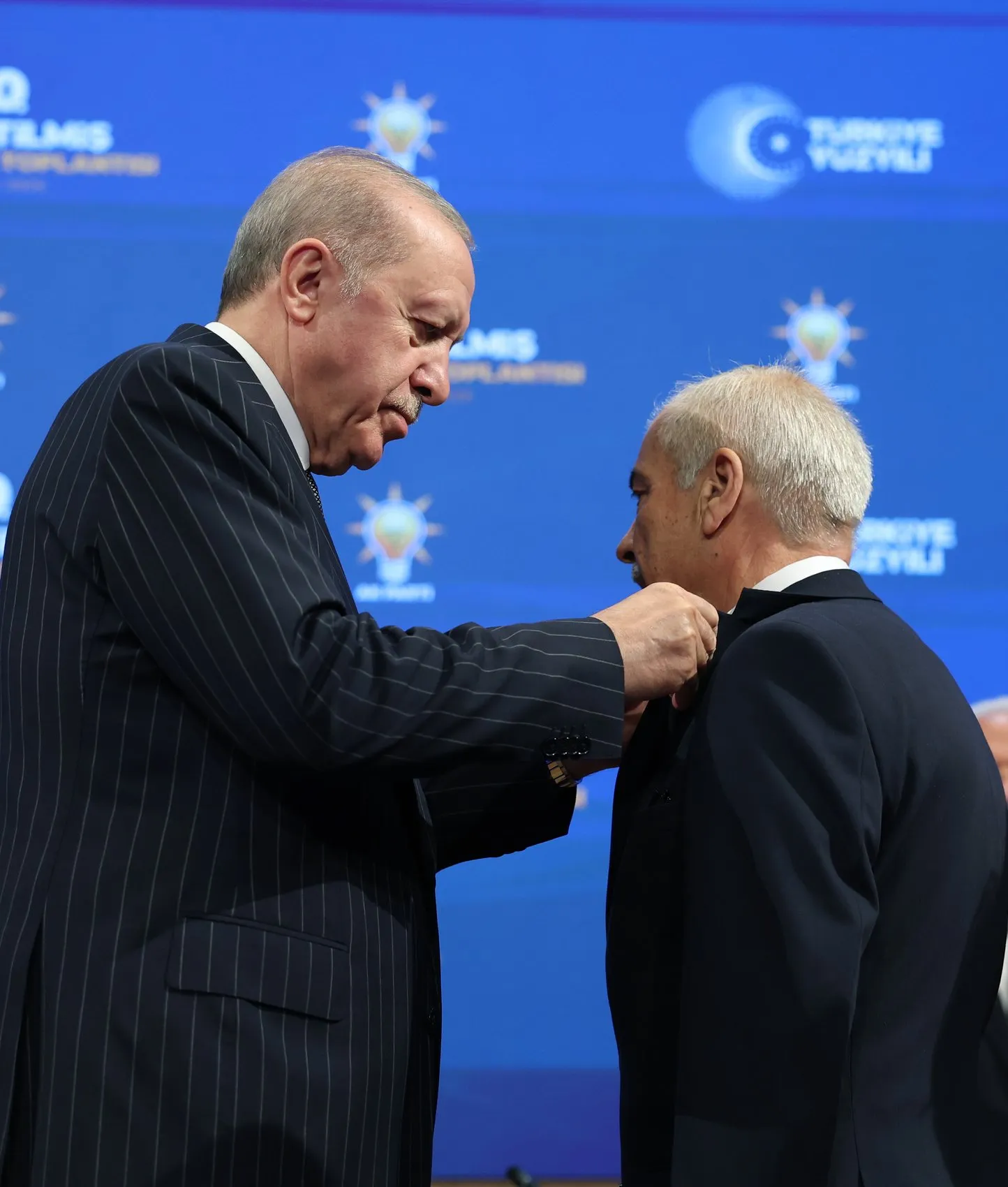 Erdoğan teşkilatına seslendi Gösteri değil hizmet makamındasınız
