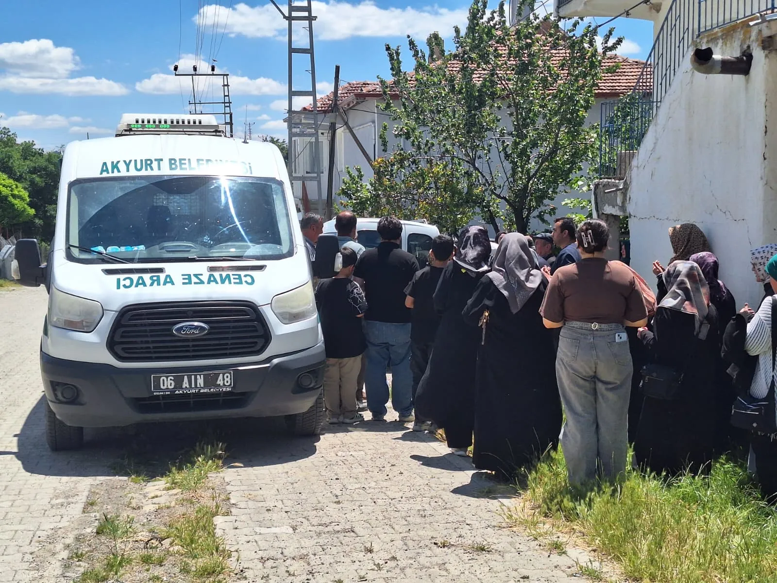 Akyurt'ta piknik faciası Eşini bıçaklayıp kaçtı