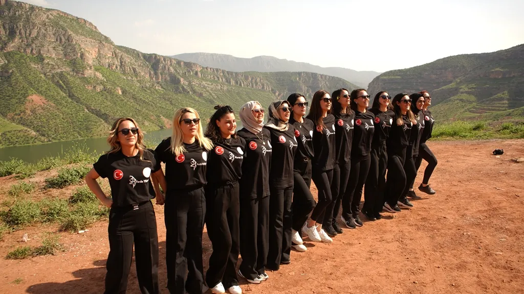Siirtli öğretmenler sahneye dönüyor