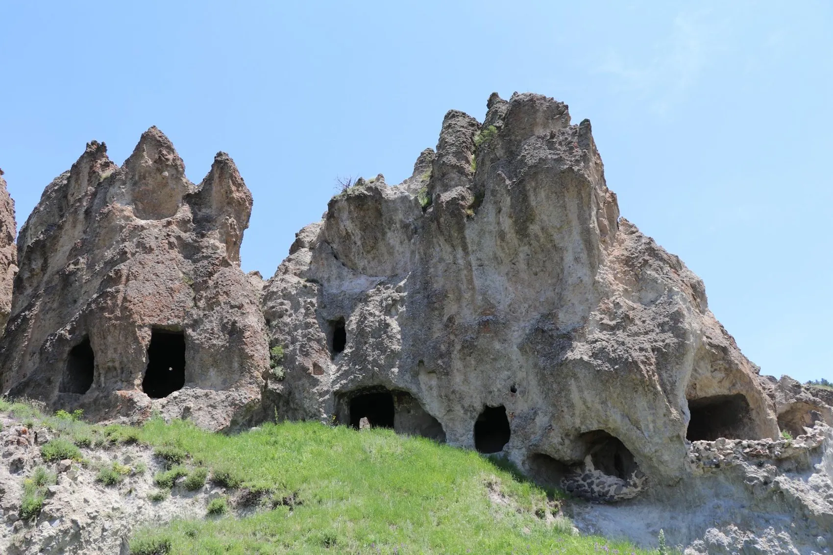 Erzurum’un bin yıllık gizli kilisesi yok olma tehlikesiyle karşı karşıya