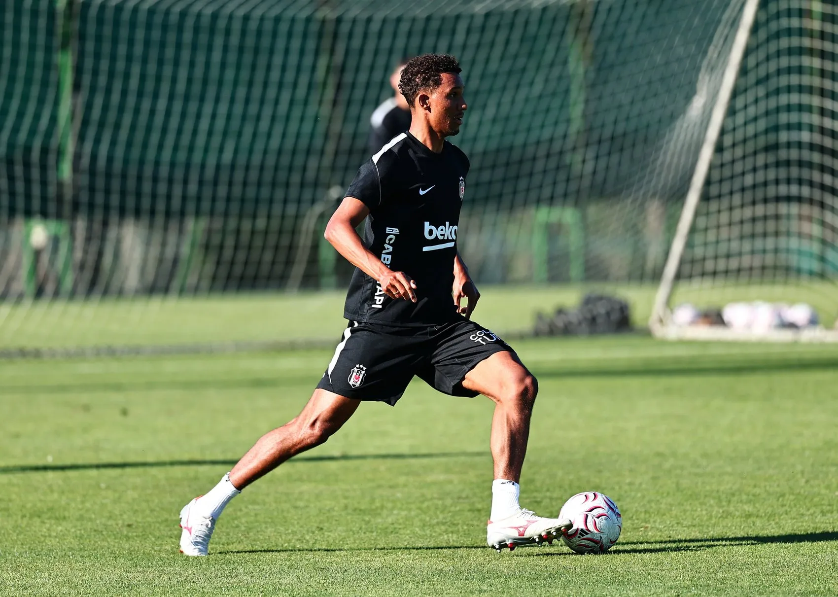 Beşiktaş yeni sezon hazırlıklarında vites yükseltti