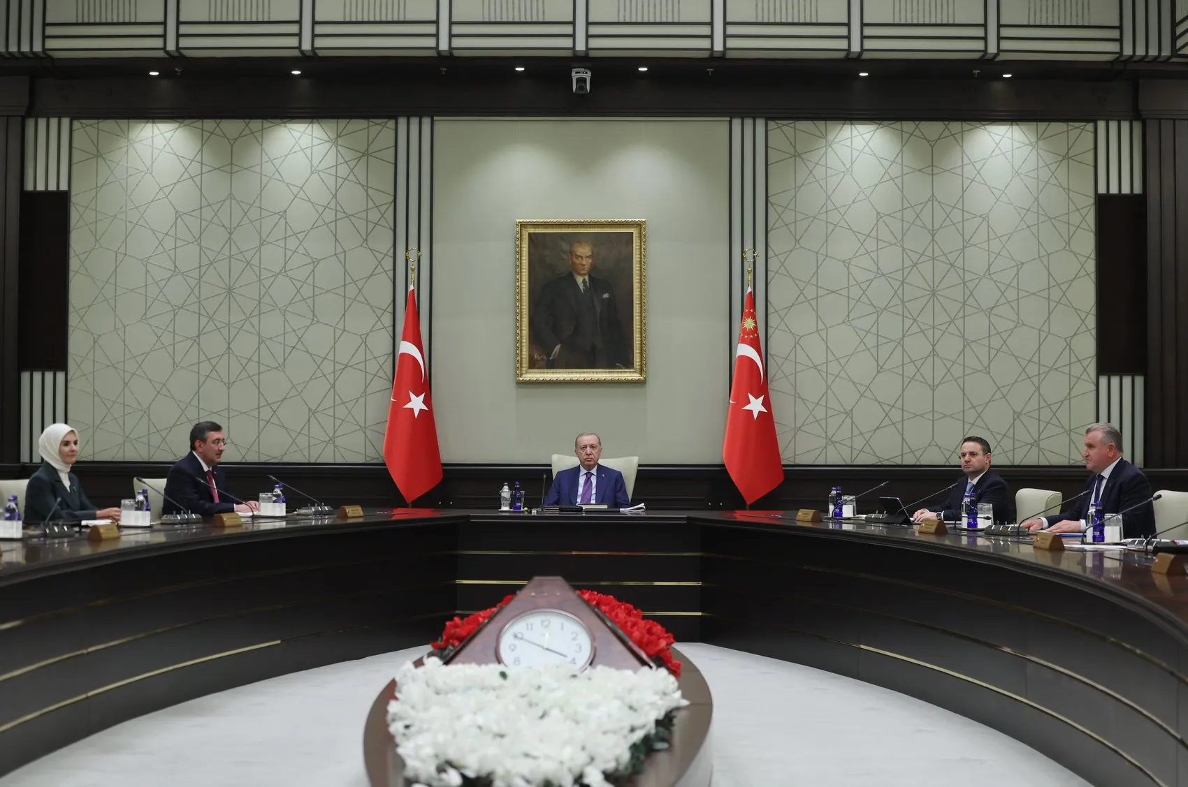 Erdoğan muhalefet içi tartışmalara kapıyı kapattı