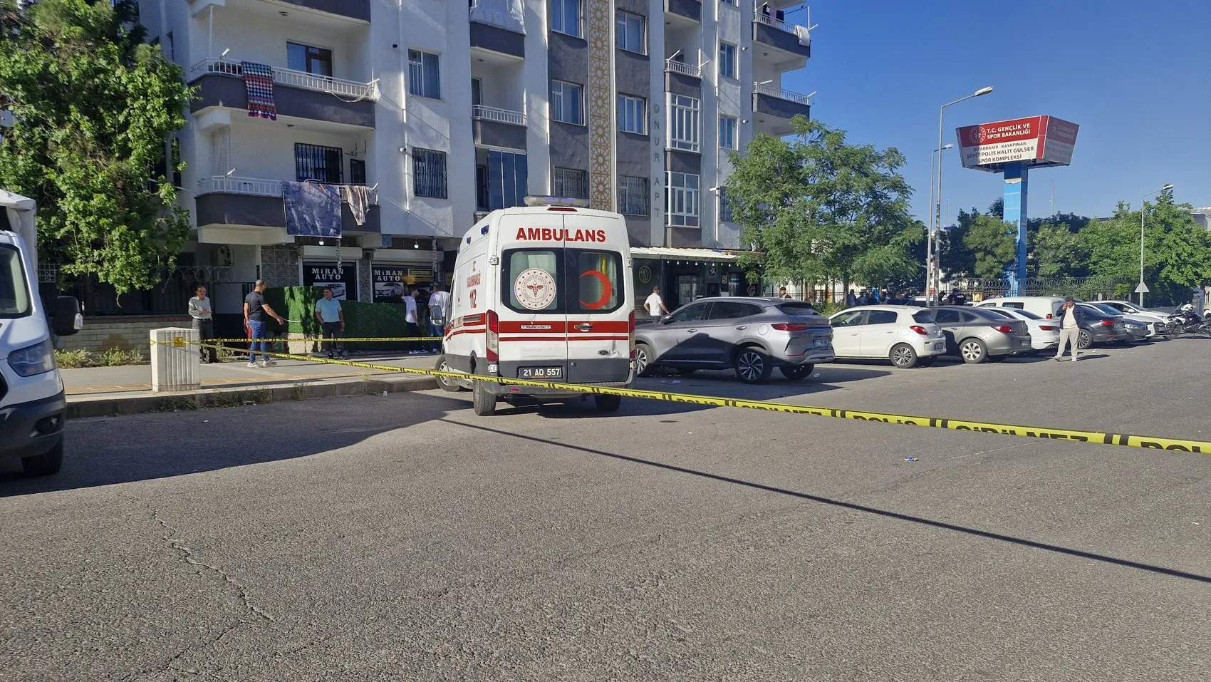 Diyarbakır'da sokak ortasında silahlı kavga bir can aldı