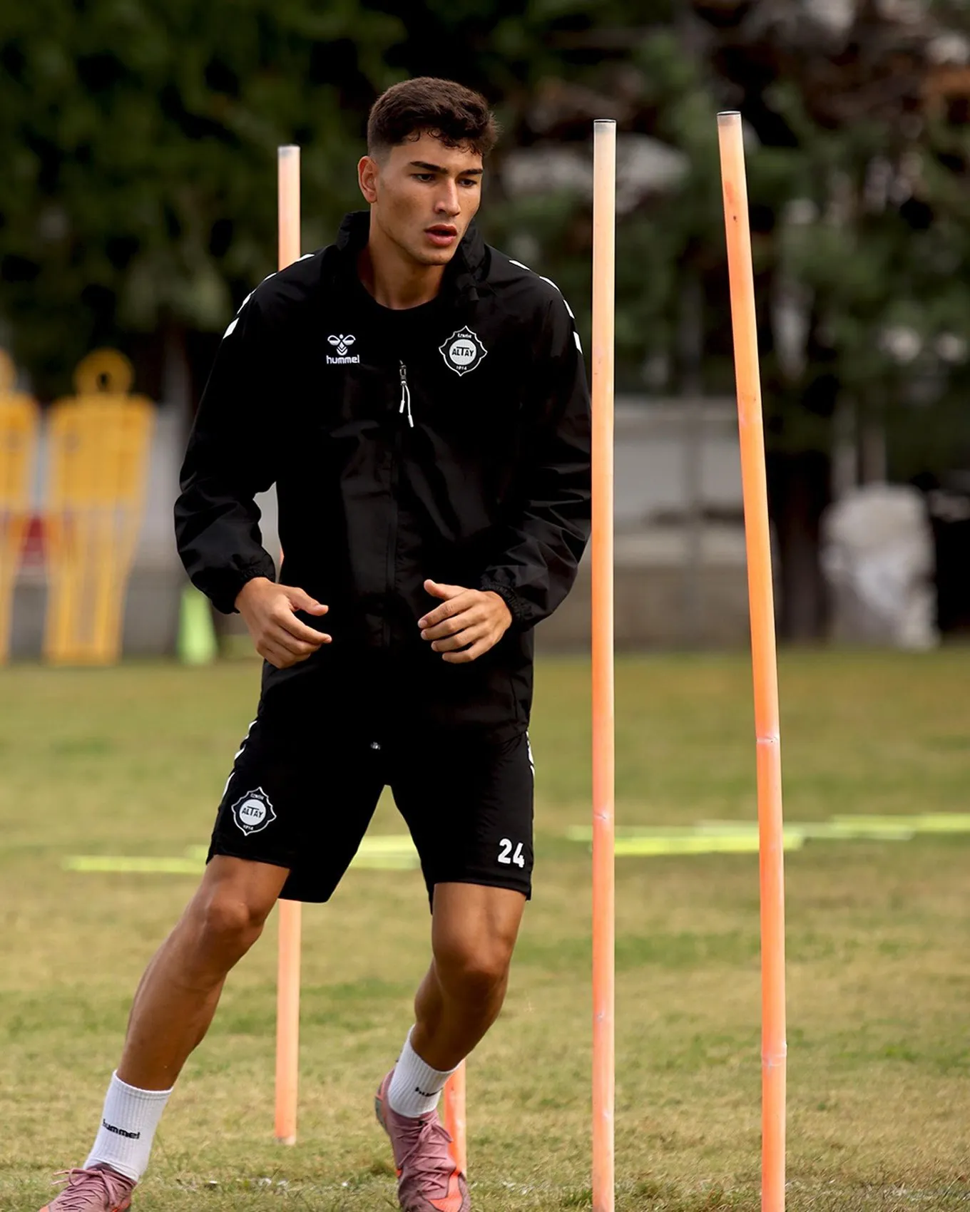 Altay 16 yaşındaki yıldız adayı Osman’ı vitrine çıkarmaya hazırlanıyor