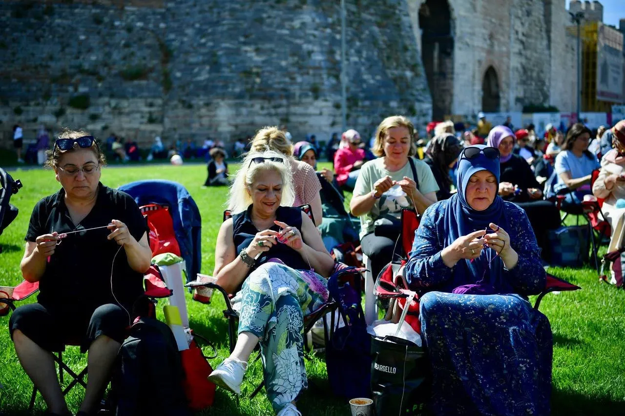 Yedikule Hisarı’nda dev örgü buluşması