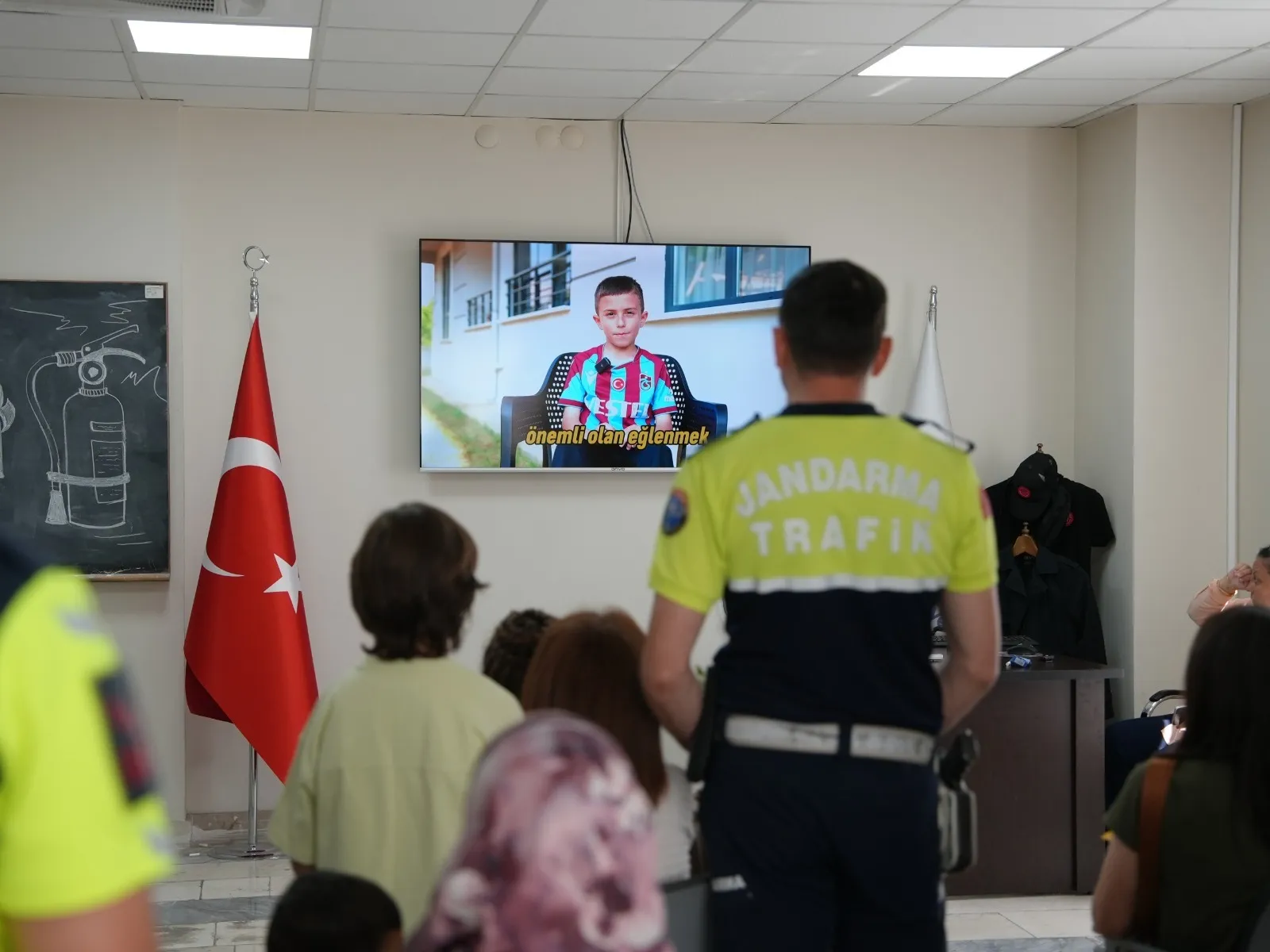 Düzceli jandarmalara eğitim sırasında duygusal Babalar Günü sürprizi