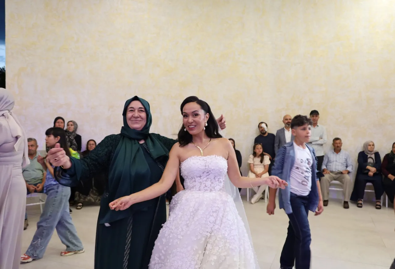 Türk polisle evlenen Avustralyalı kuaför Aksaraylı oldu