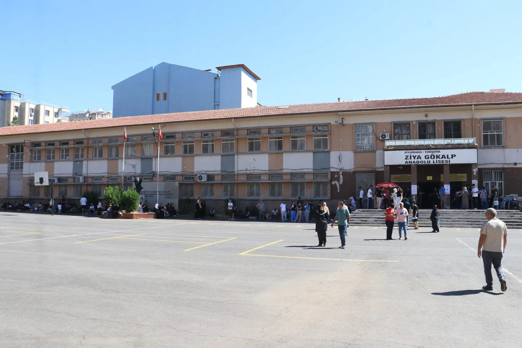 Diyarbakır'da üniversite hayali için sınav saati