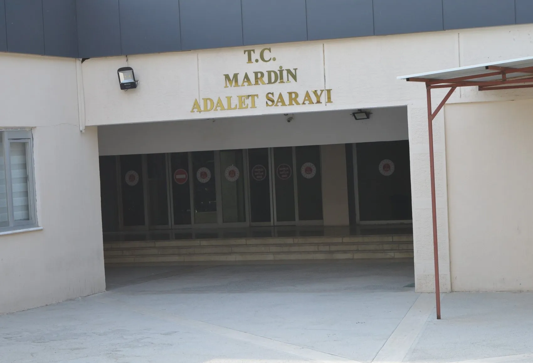 Mardin'de 80 aile aynı dairelerin başkasına satılmasıyla mağdur oldu