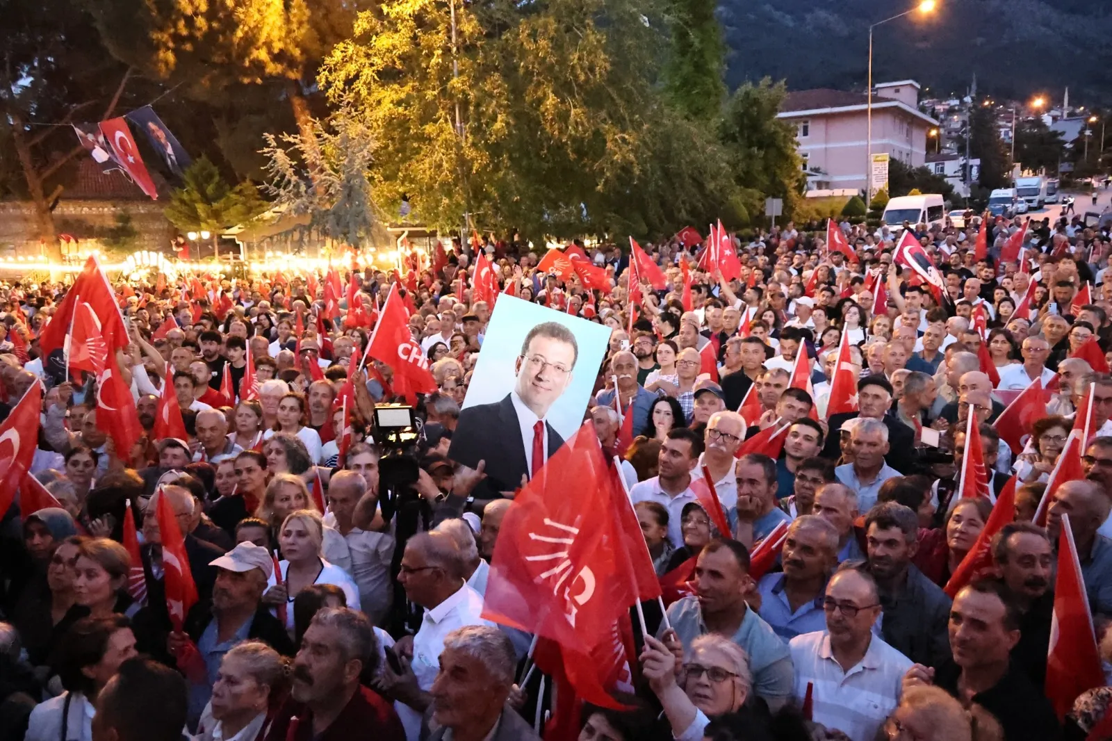 Özgür Özelden kumpas iddiası Boyun eğmeyeceğim