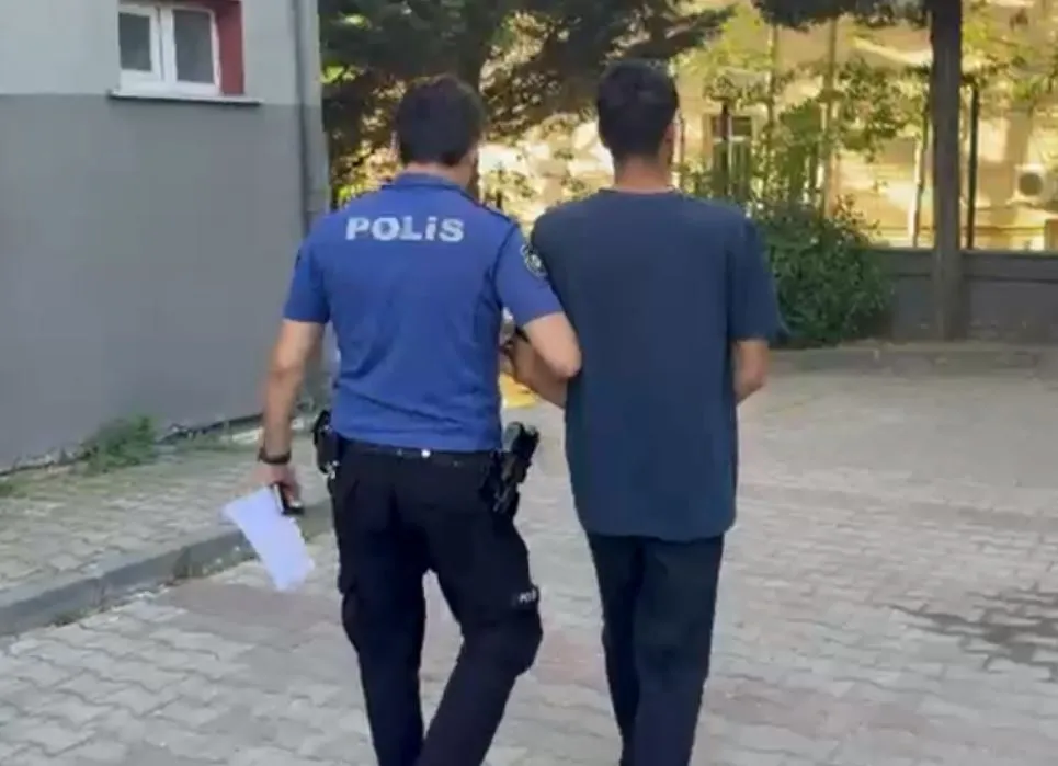 Belediye başkanı adıyla vatandaşı soyan çeteye operasyon