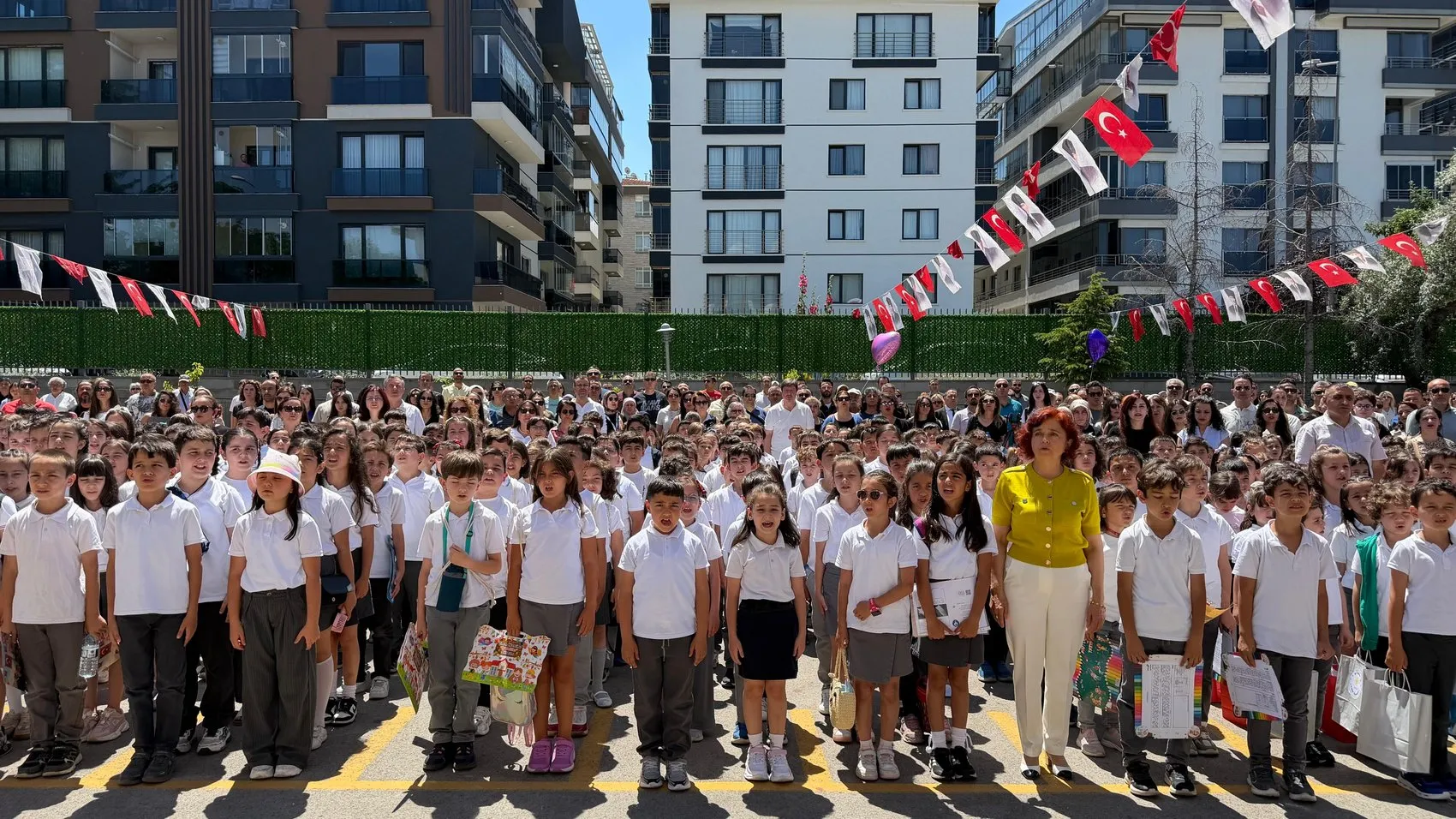 Milyonlarca öğrenci için yaz tatili bugün resmen başladı