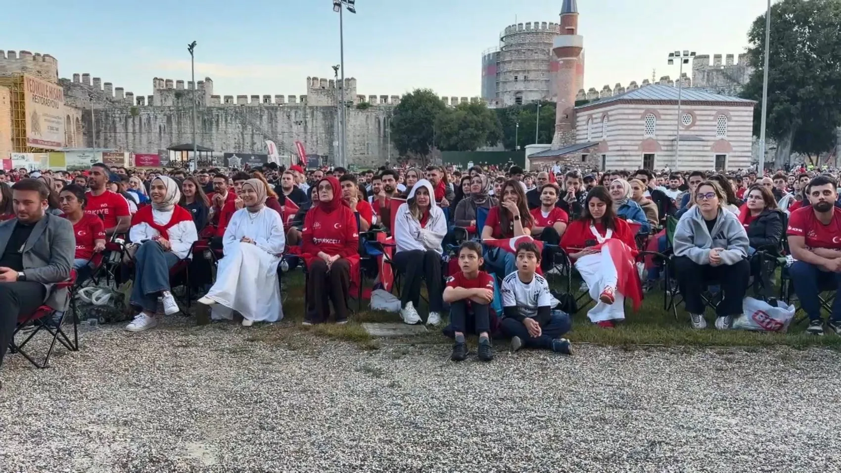 Yedikule Hisarı'nda dev ekranda milli heyecan
