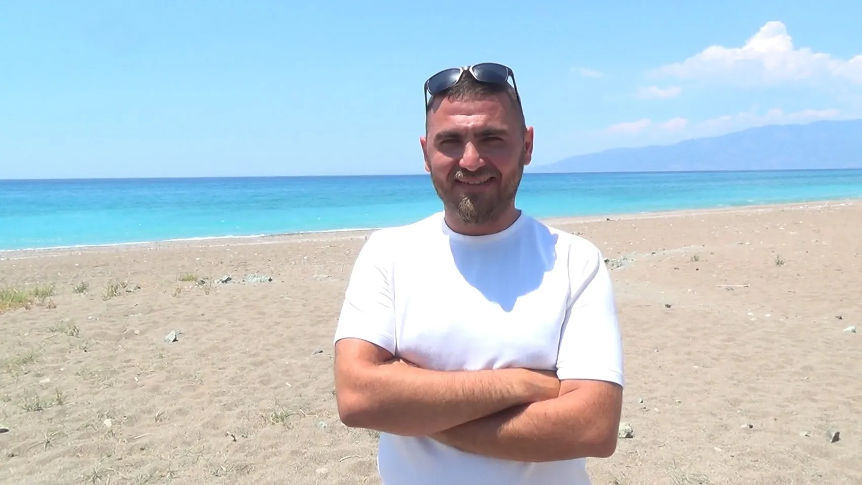 Antalya açıklarında dalış yaparken köpek balığıyla burun buruna geldi