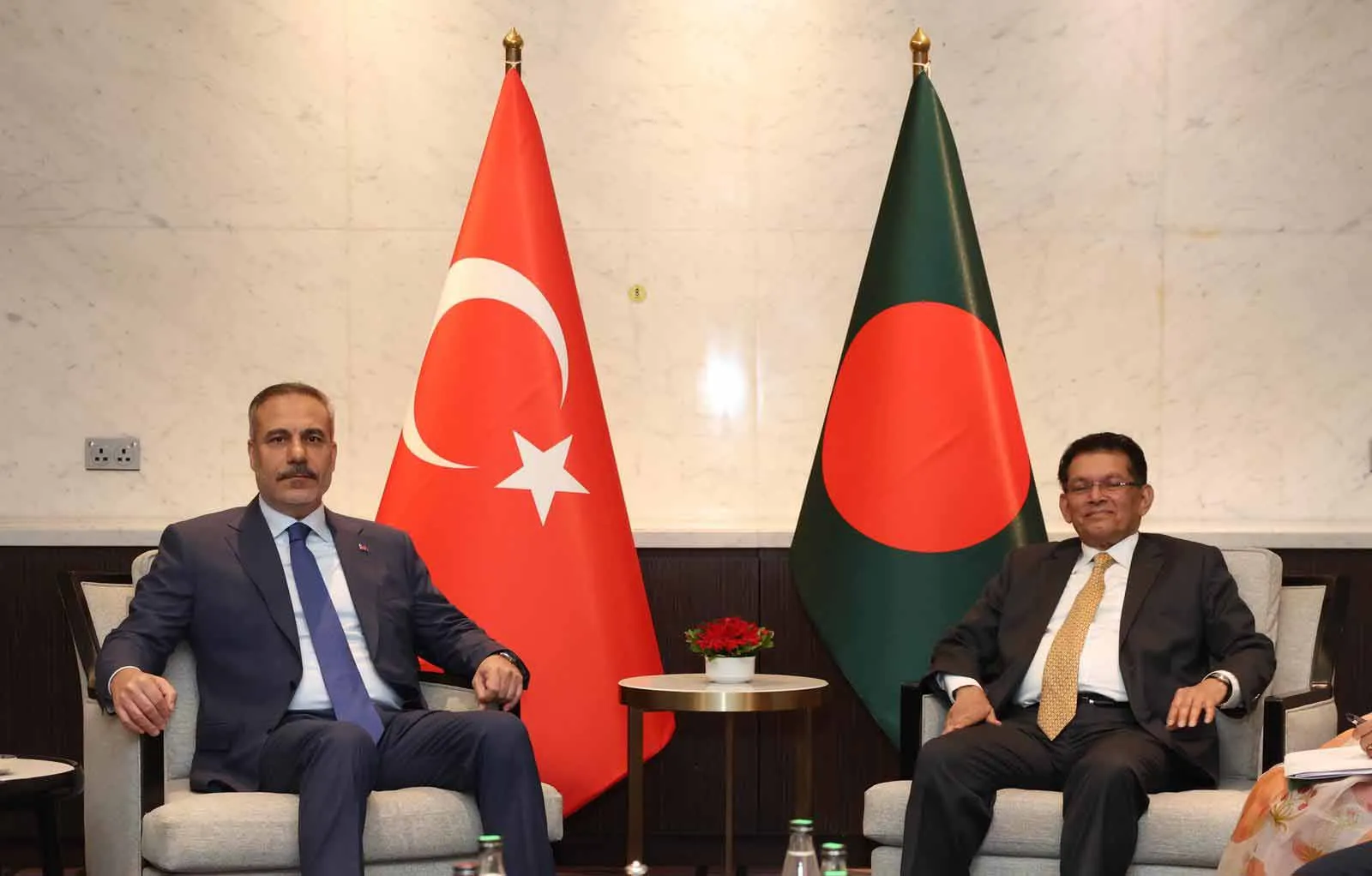 Dışişleri Bakanı Fidan Bangladeş ile yeni bir sayfa açtı