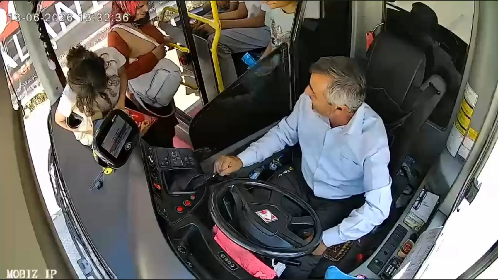 Malatya'da otobüs şoförü LGS öğrencisini son anda kurtardı