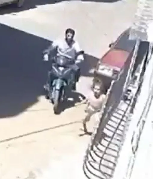 Gaziantep’te dehşet anları 7 yaşındaki kızını motosikletle sürükledi