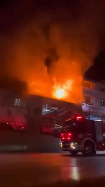 Nilüferde gece yarısı korkutan yangın