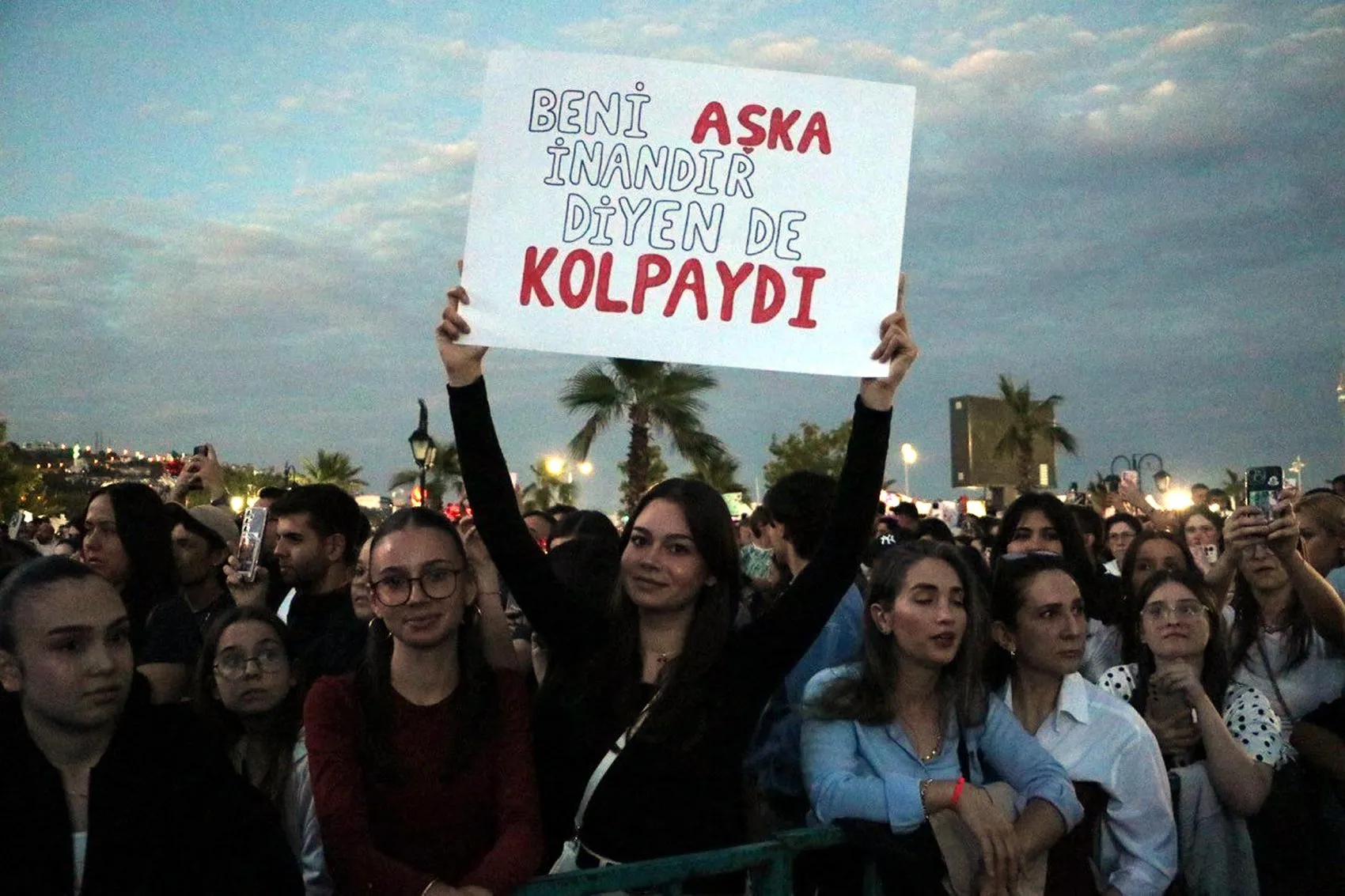 Tekirdağ Kiraz Festivali coşkusu Kolpa ve Buray ile zirveye çıktı