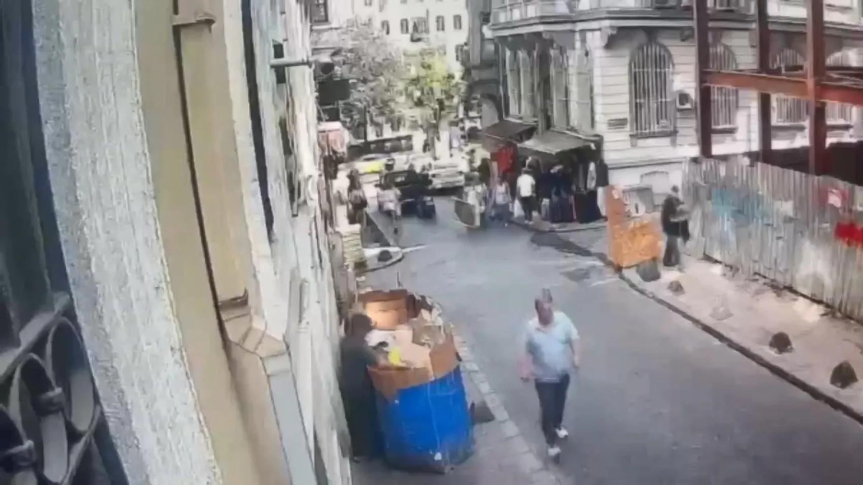 Beyoğlu sokaklarında kargo hırsızlığına polis engeli