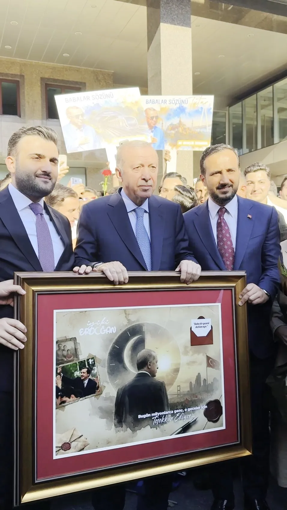 Gençlerden Erdoğan'a özel Babalar Günü hediyesi
