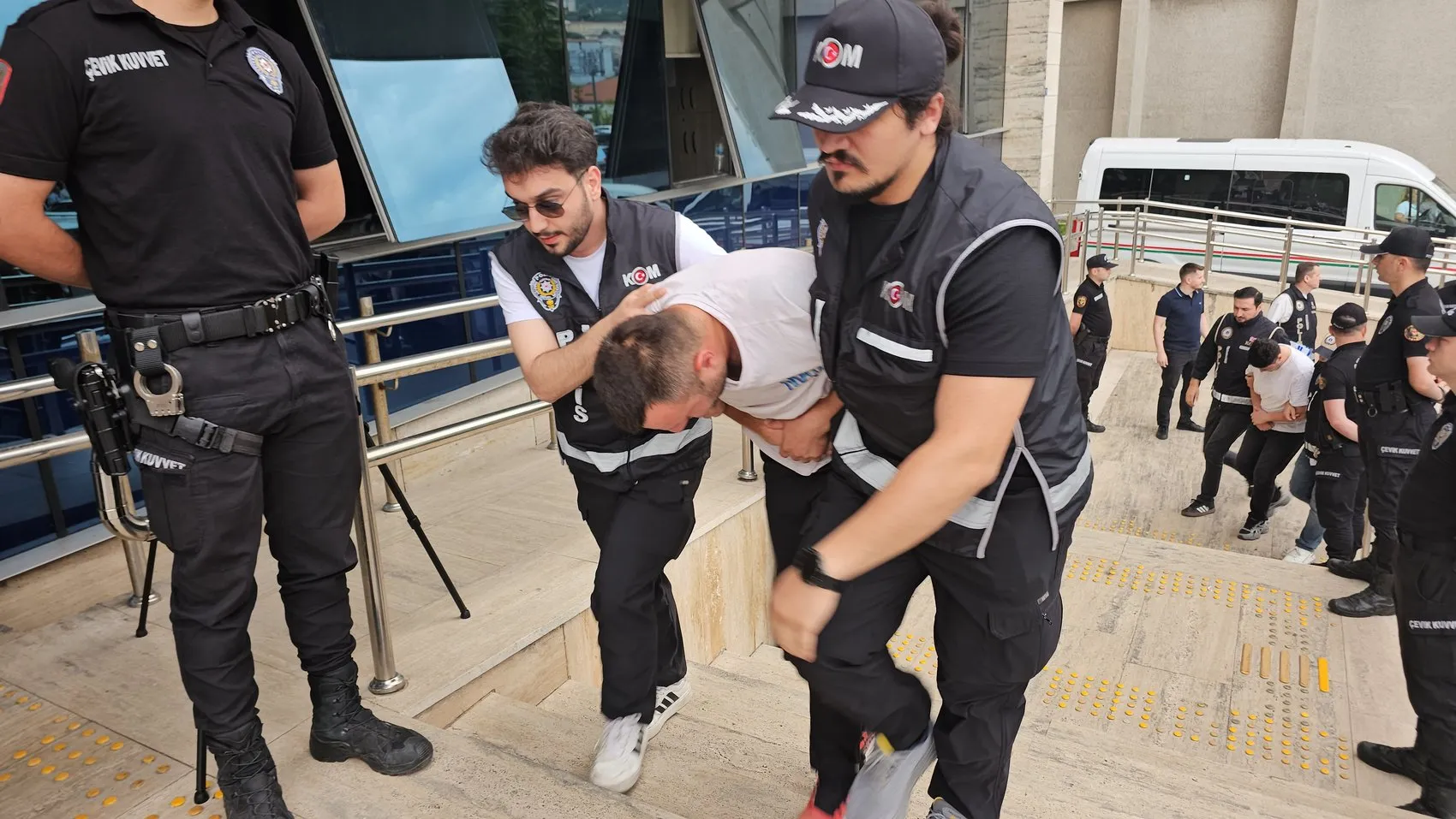 Zonguldak’ta rüşvetle kürtaj çetesi çökertildi