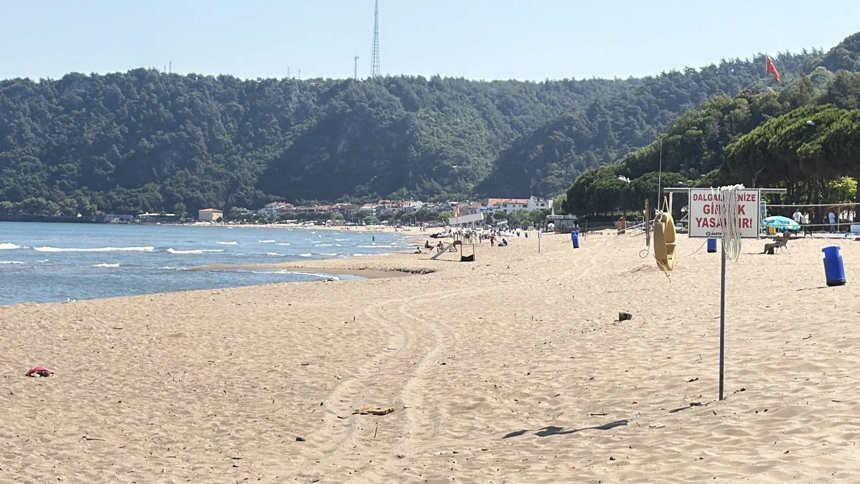 Bartın İnkumu plajında bir günde 32 kişi ölümden döndü