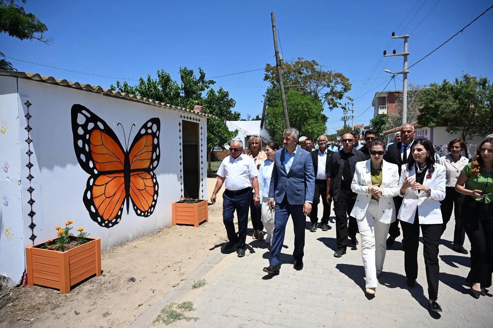 Saros kıyısındaki Sultaniçe köyü rengarenk bir çehreye kavuştu