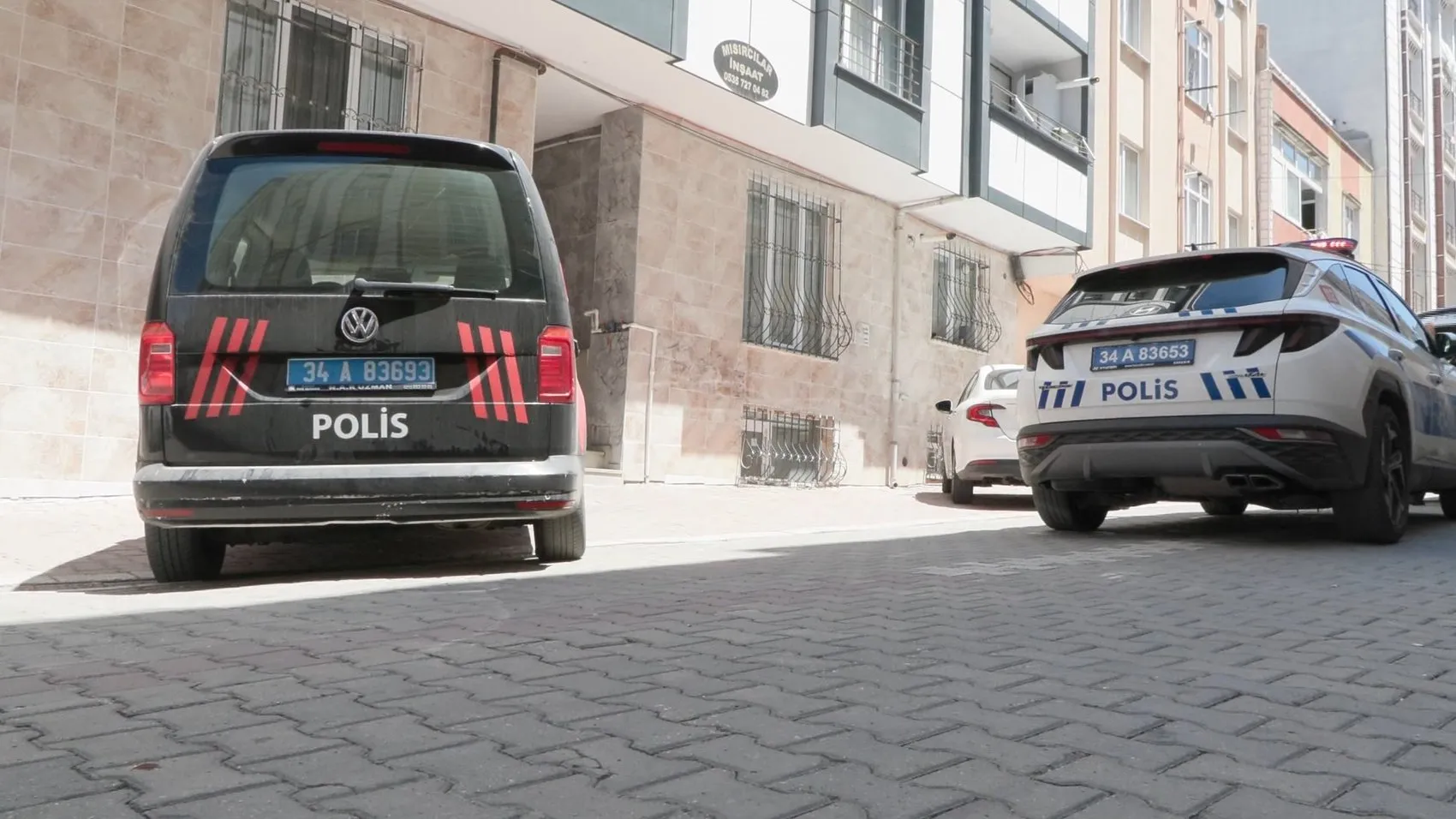 Esenyurt’ta sabah saatlerinde evinin önünde infaz edildi