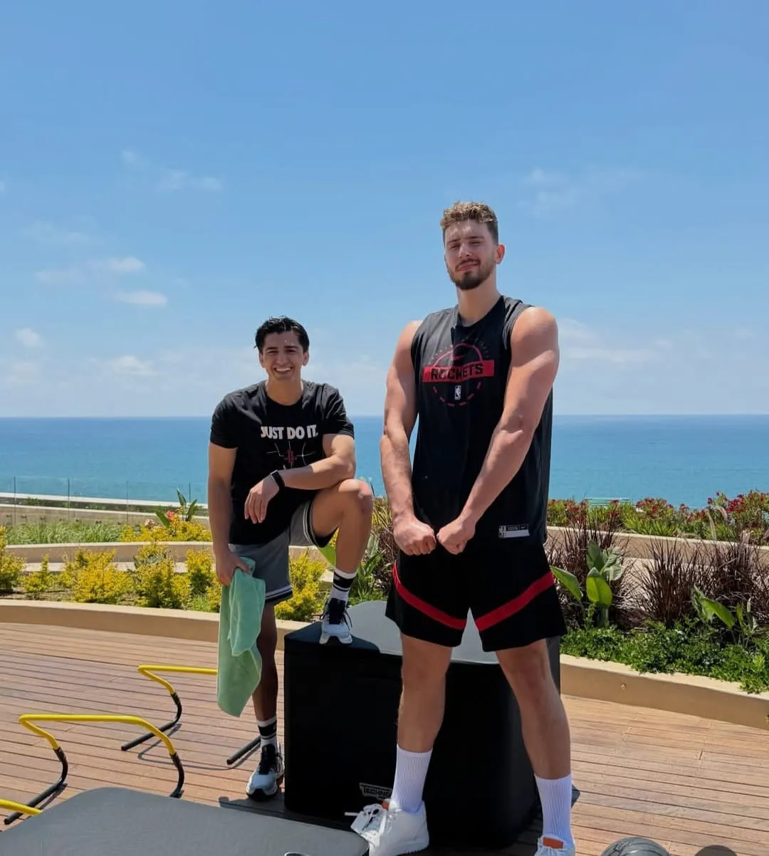 NBA yıldızı Alperen Şengün tatil için Antalya’yı seçti