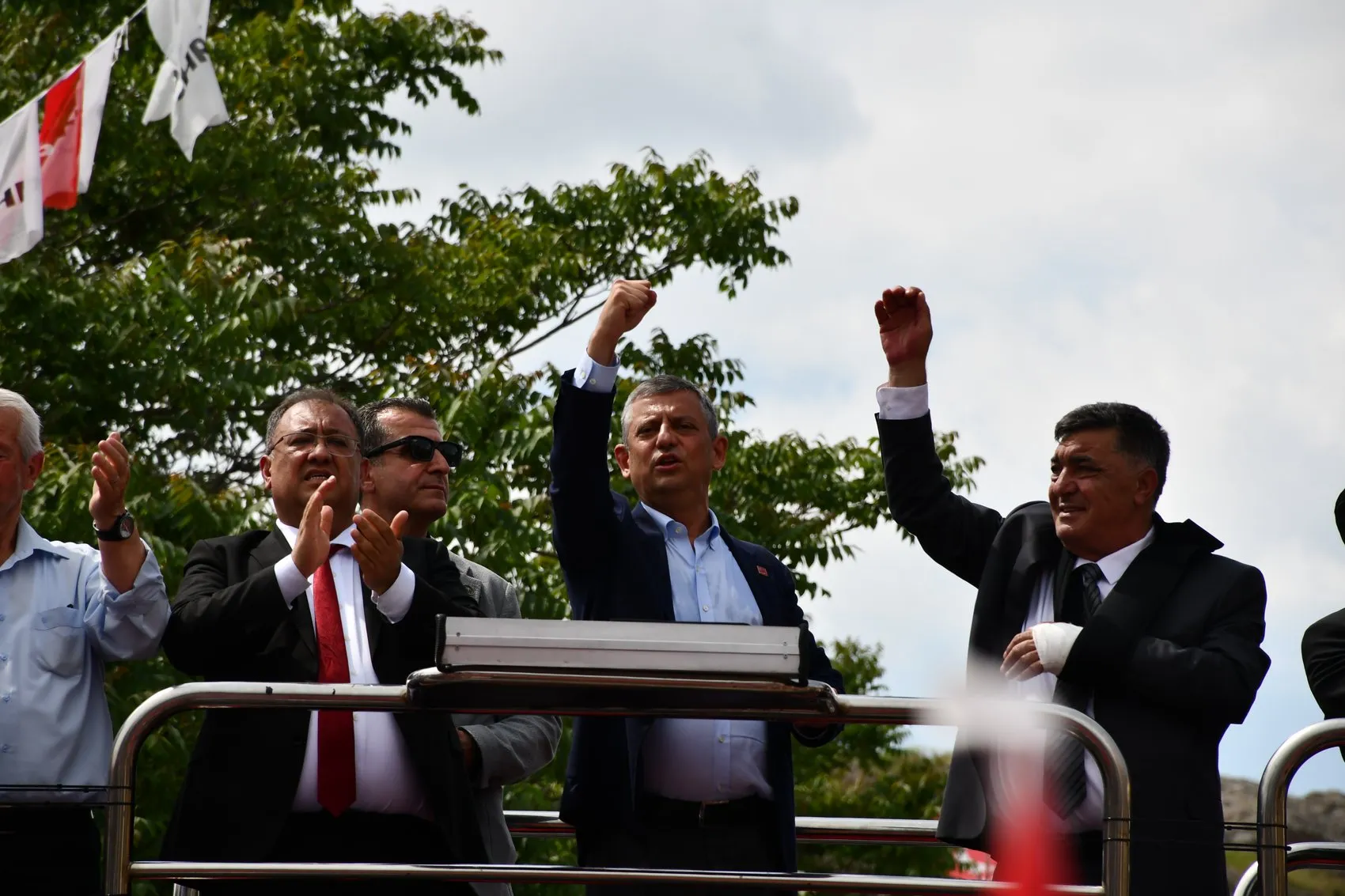 Özgür Özel'den seçmenine sandığa gidin çağrısı