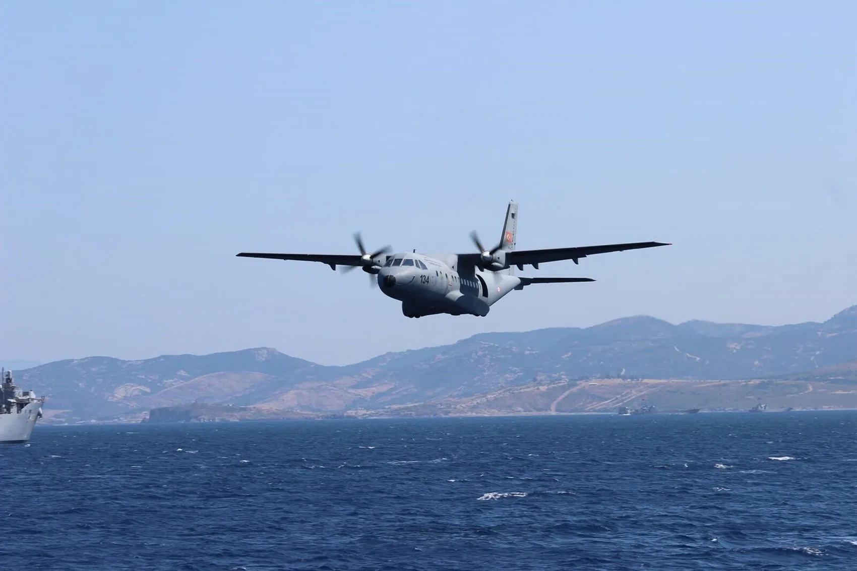 İzmir açıklarında geniş kapsamlı arama kurtarma tatbikatı