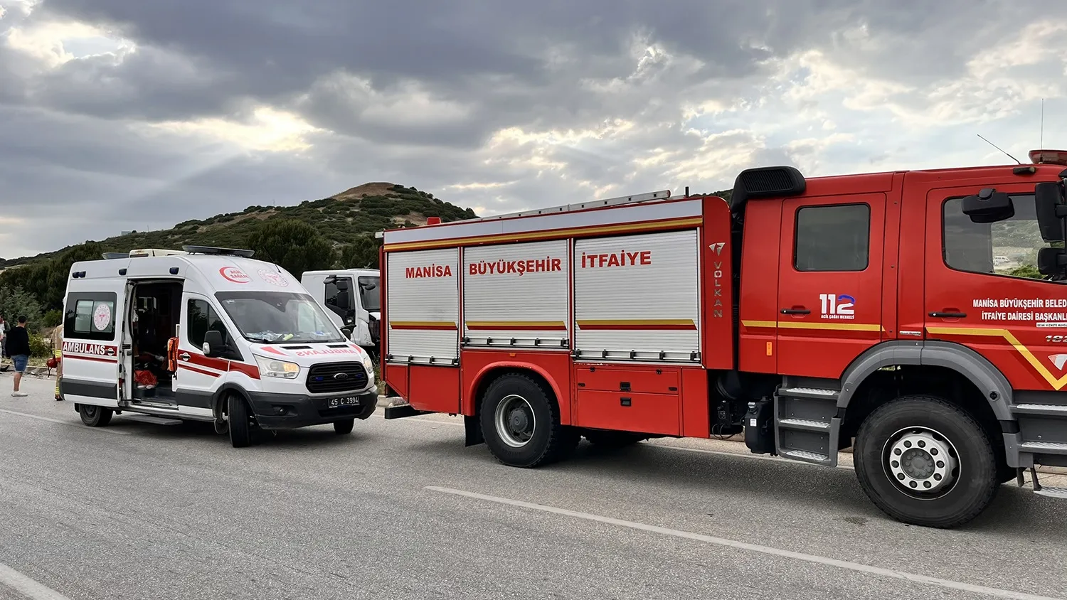 Manisa'da kavşak kazası Genç sürücü ağır yaralandı