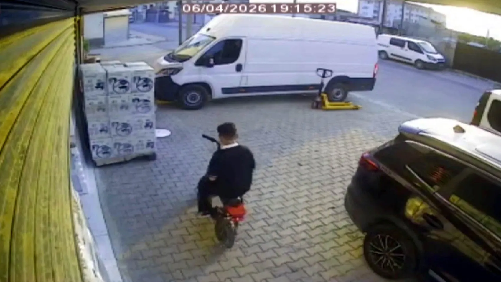Kahramanmaraş'ta motosikletli çocuğa otomobil çarptı