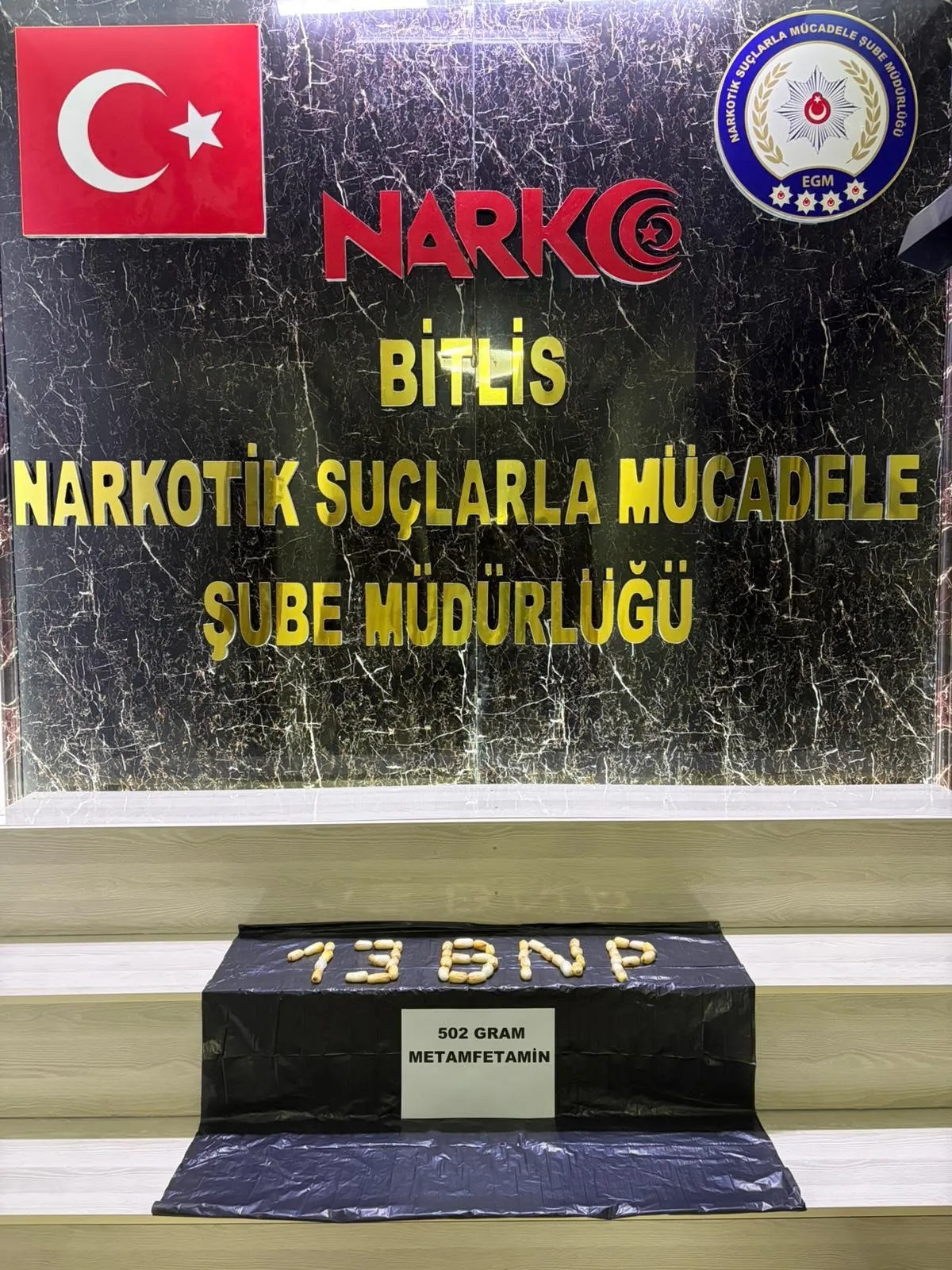 Otobüsteki yolcunun midesinden yarım kilo uyuşturucu çıktı