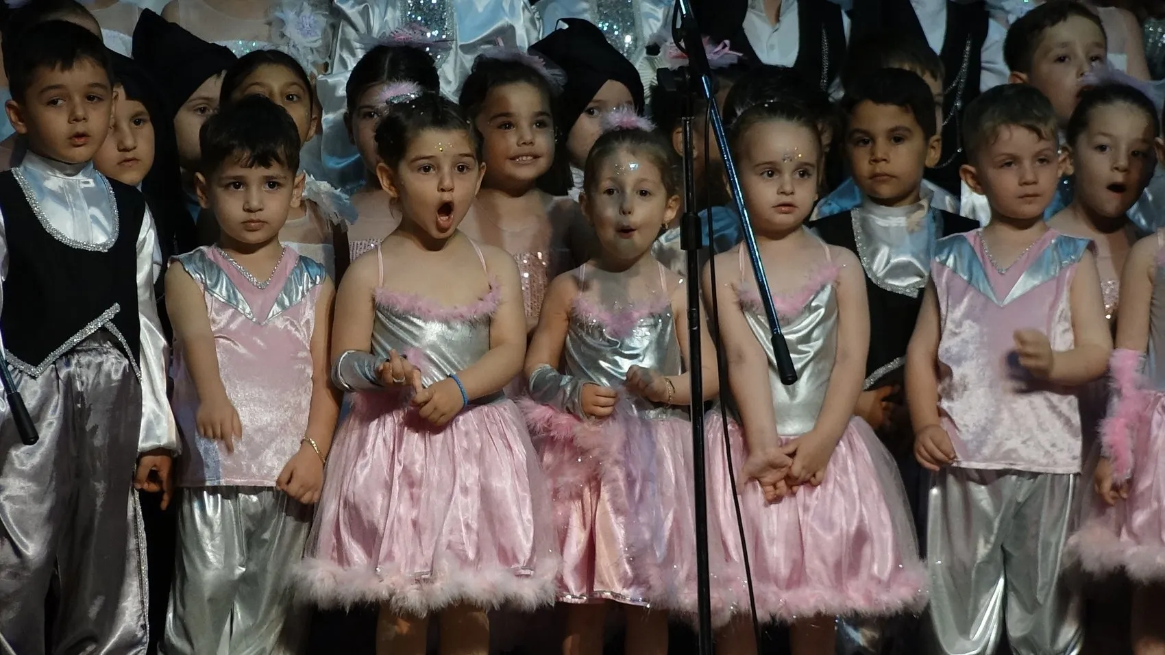 Trabzon’da minikler ve babalar aynı sahnede buluştu