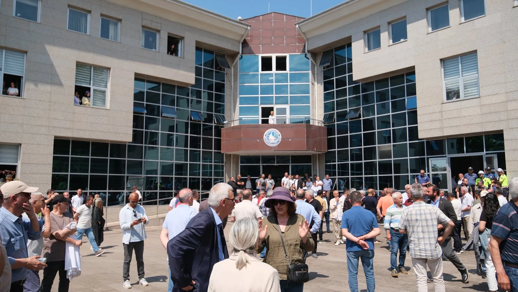 Akçakoca belediye meclisinde seçim kavgası