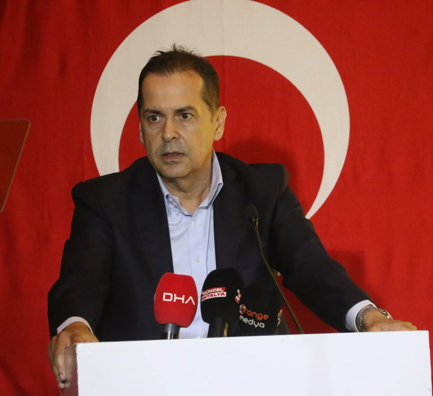 Antalyaspor'da yeni dönem Mustafa Ergün başkanlık koltuğuna oturdu