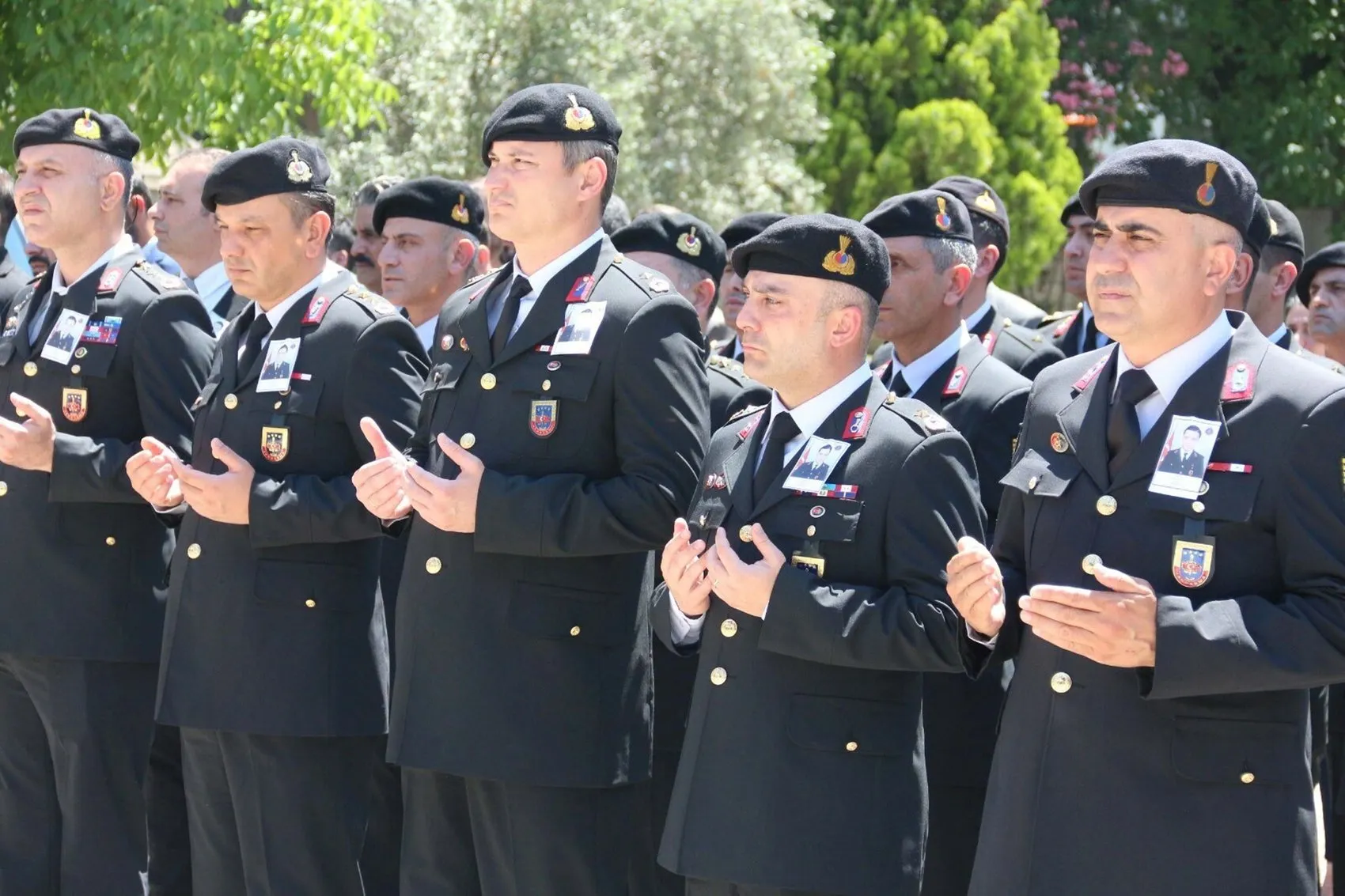 Manisa’da acı veda Uzman çavuş son yolculuğuna uğurlandı