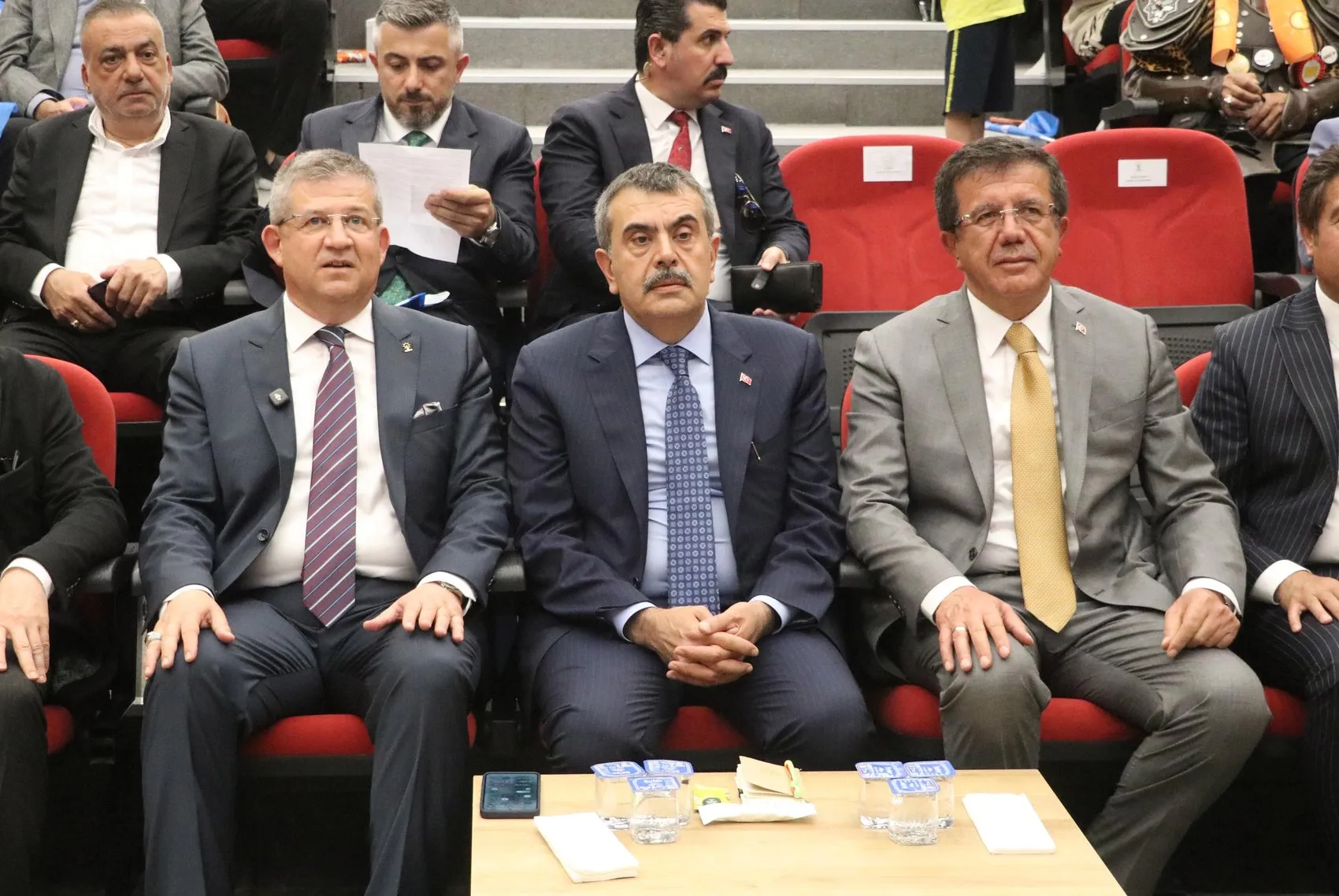 Bakan Tekin eski Türkiye ile bugünkü eğitim yatırımlarını kıyasladı