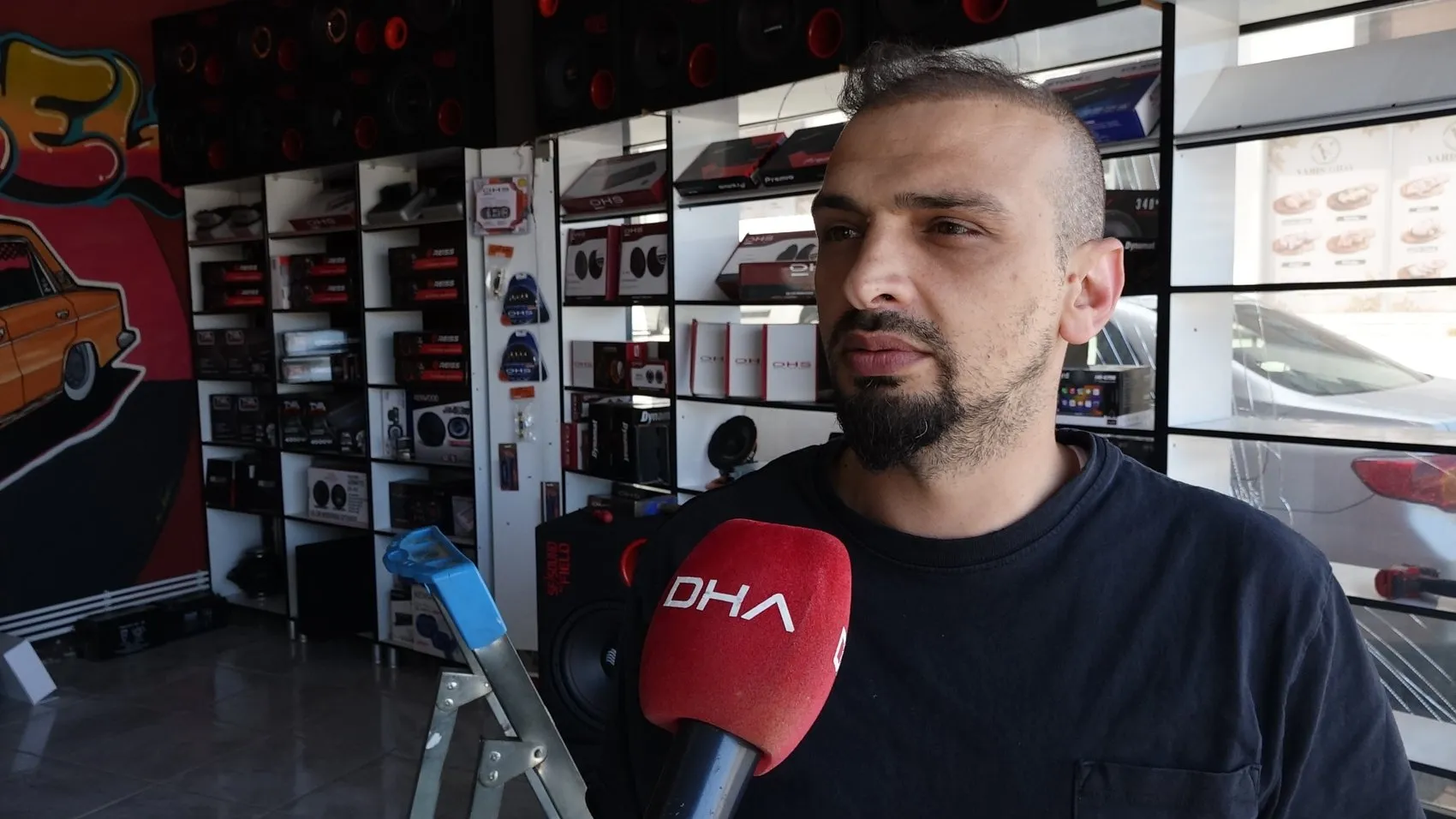 Trabzon’da kontrolden çıkan araç oto aksesuar dükkanına girdi