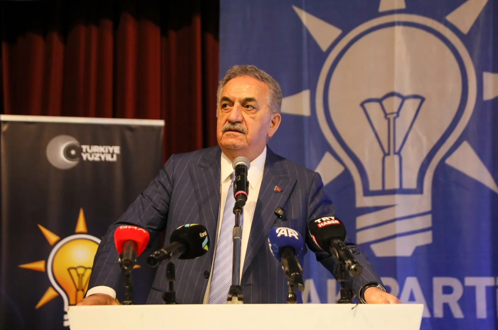 Hayati Yazıcı AK Parti rotasını rüzgara göre belirlemez