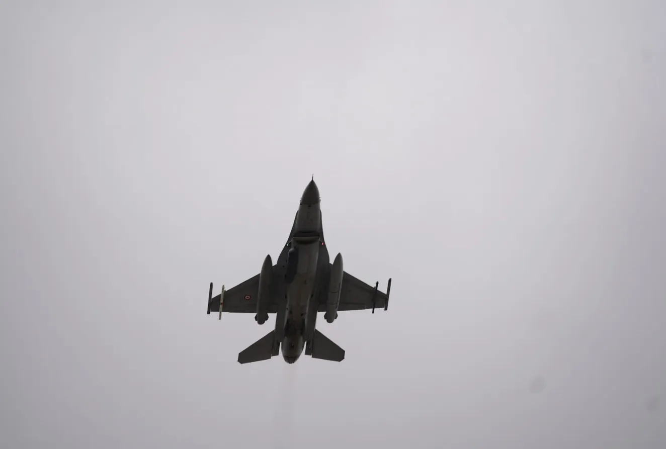 Aksaray semalarında F-16 rüzgarı esti